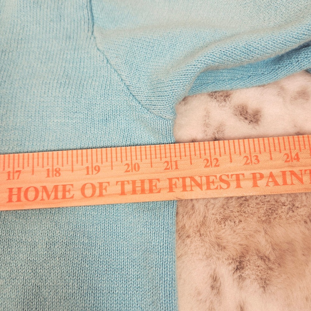 Quacker Factory Snowflake Blue V-Neck Sweater Large Beads Sequins Winter Holiday - Picture 9 of 14